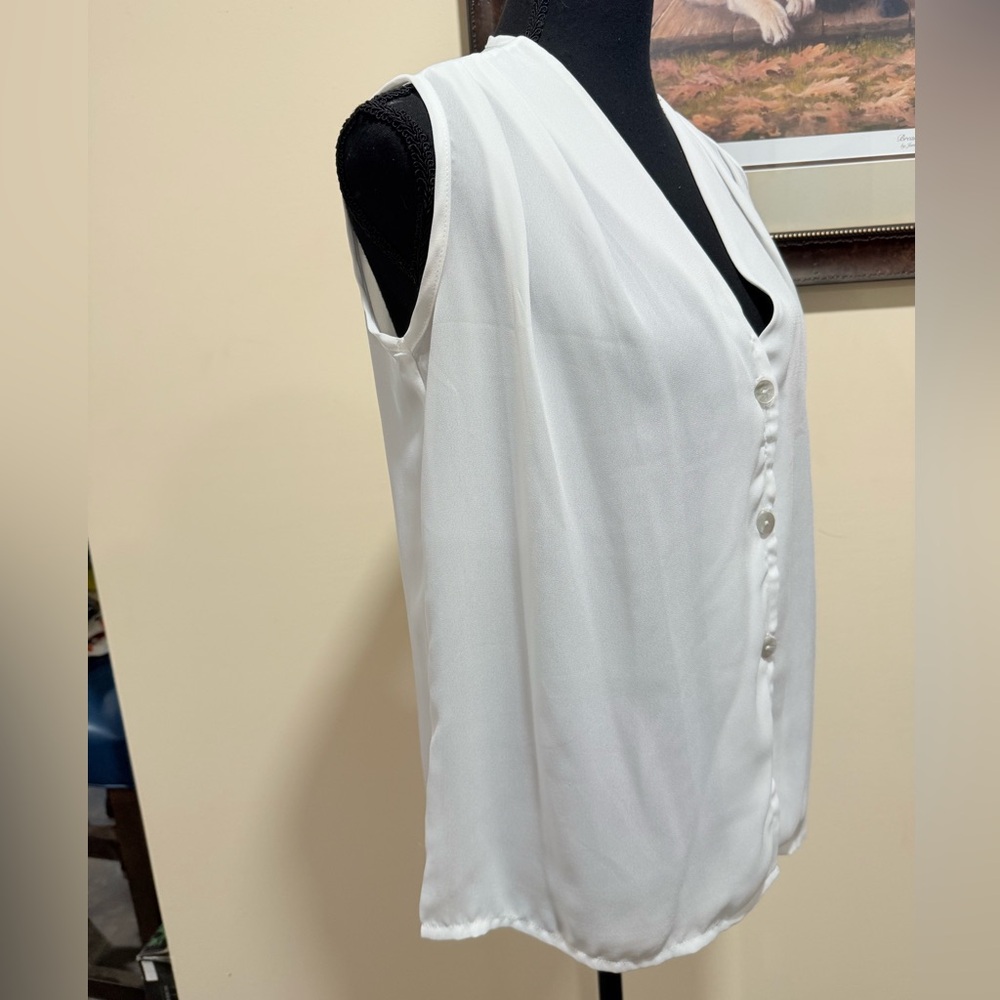 Blue Sol White Buttoned Relaxed Blouse - Picture 2 of 7